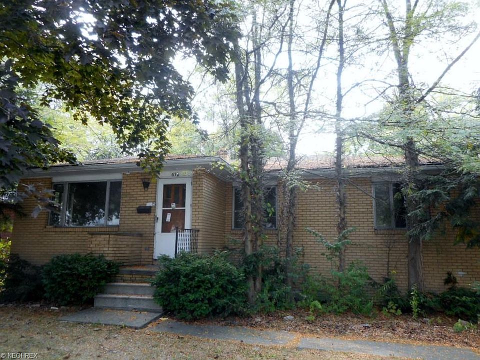 1st image of 678 Cliffside Dr