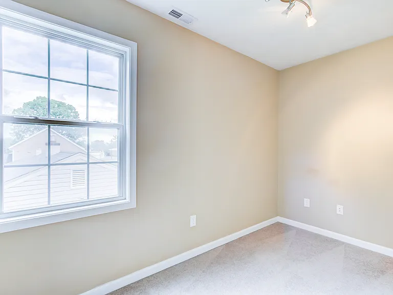 13 W Chestnut St — Photo 20