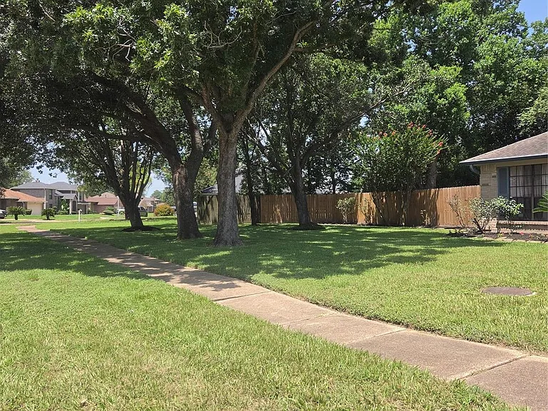 14435 E Glen Willow Rd — Photo 3