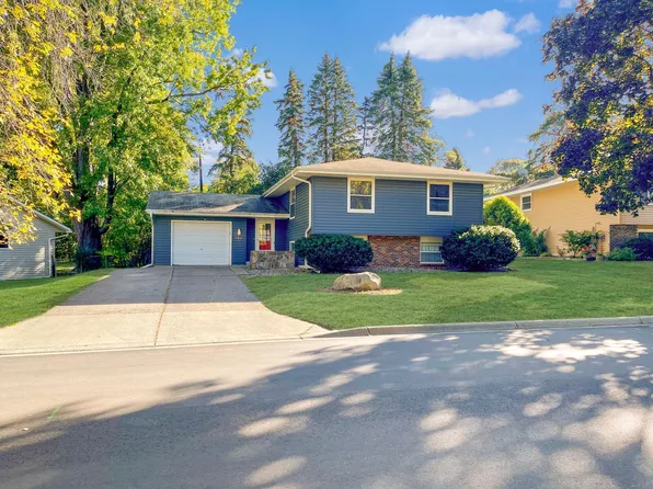 182 Muriel Blvd, West Saint Paul, MN 55118