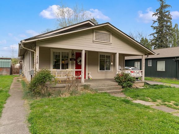 3rd image of 306 Vancouver Ave