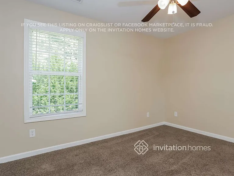925 Lakeside Ct — Photo 10