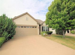 23313 W 90th Ter, Lenexa, KS 66227