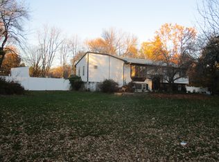 6 Woodcrest Rd, Monsey, NY 10952