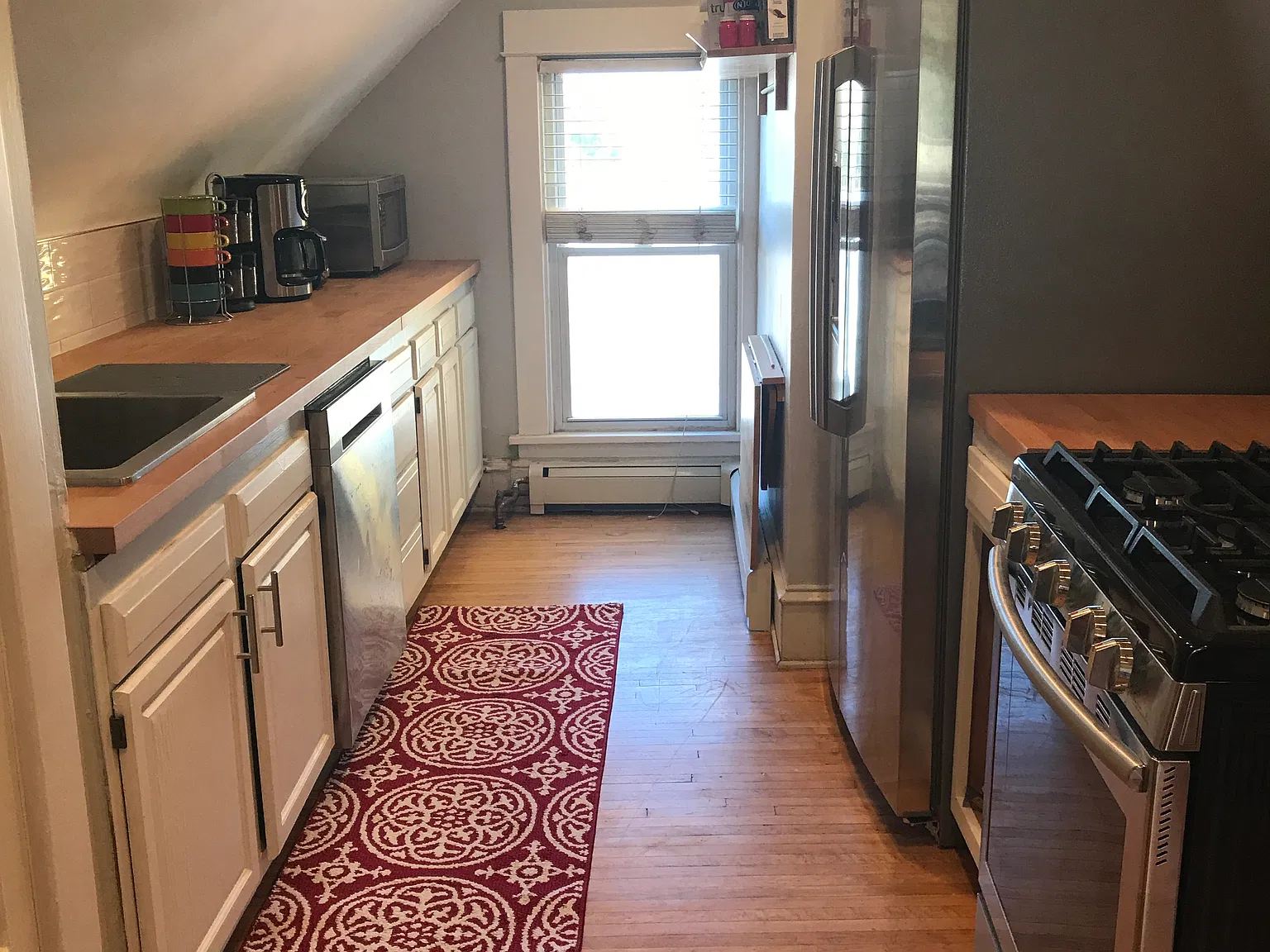 3 bed, 1200 sqft, $2,195 — Photo 4