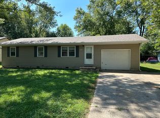 1031 Carl Ave, Bolivar, MO 65613