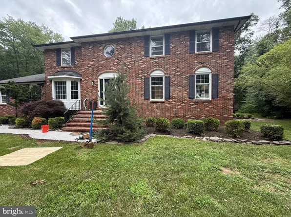 16 Pine Dr, Millstone Township, NJ 08510