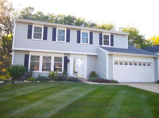 168 Longridge Dr, Bloomingdale, IL 60108