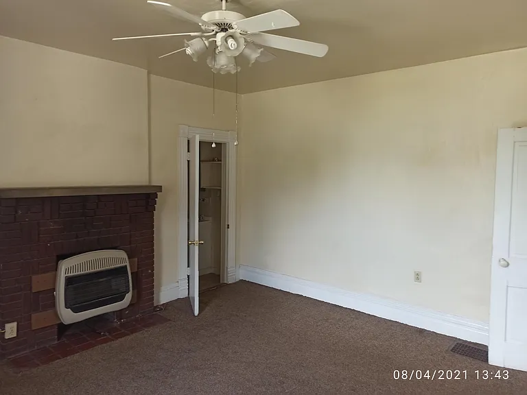 71 Ohio St — Photo 5