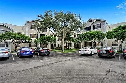 Lakeview Club Condo — Photo 4