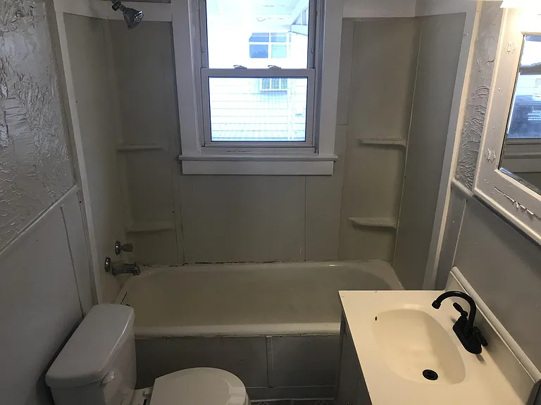 1306 N Union Ave — Photo 4