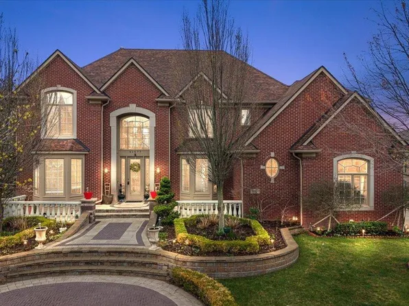 51577 Merry Ln, Shelby Township, MI 48316