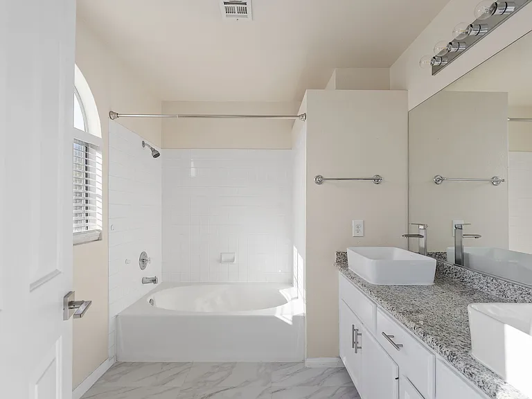 37 Fox Trace Ct — Photo 16