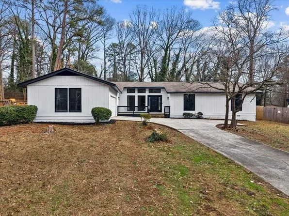 5419 Fieldgreen Dr, Stone Mountain, GA 30088