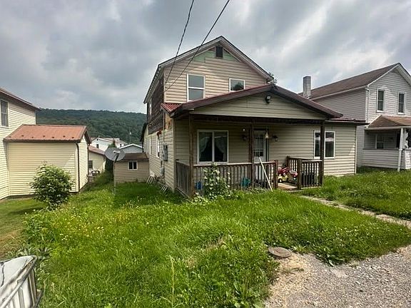 2nd image of 15 Ash St