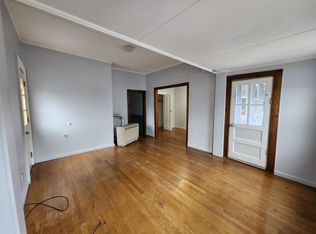 11 Walnut St #2L, Northampton, MA 01060