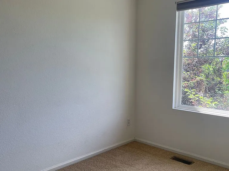 20461 E Duke Dr — Photo 1