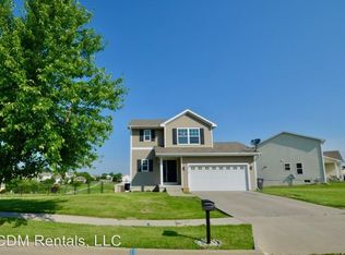 2816 Sweetwater Dr, Des Moines, IA 50320