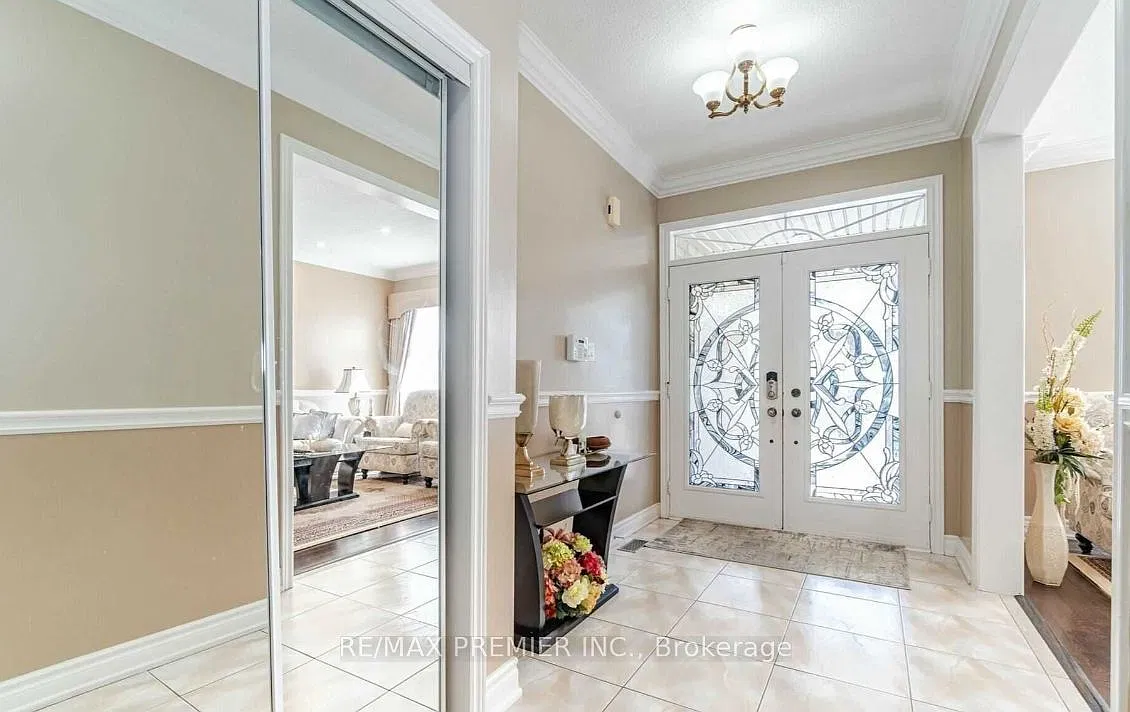 4 bed, $4,200 — Photo 2