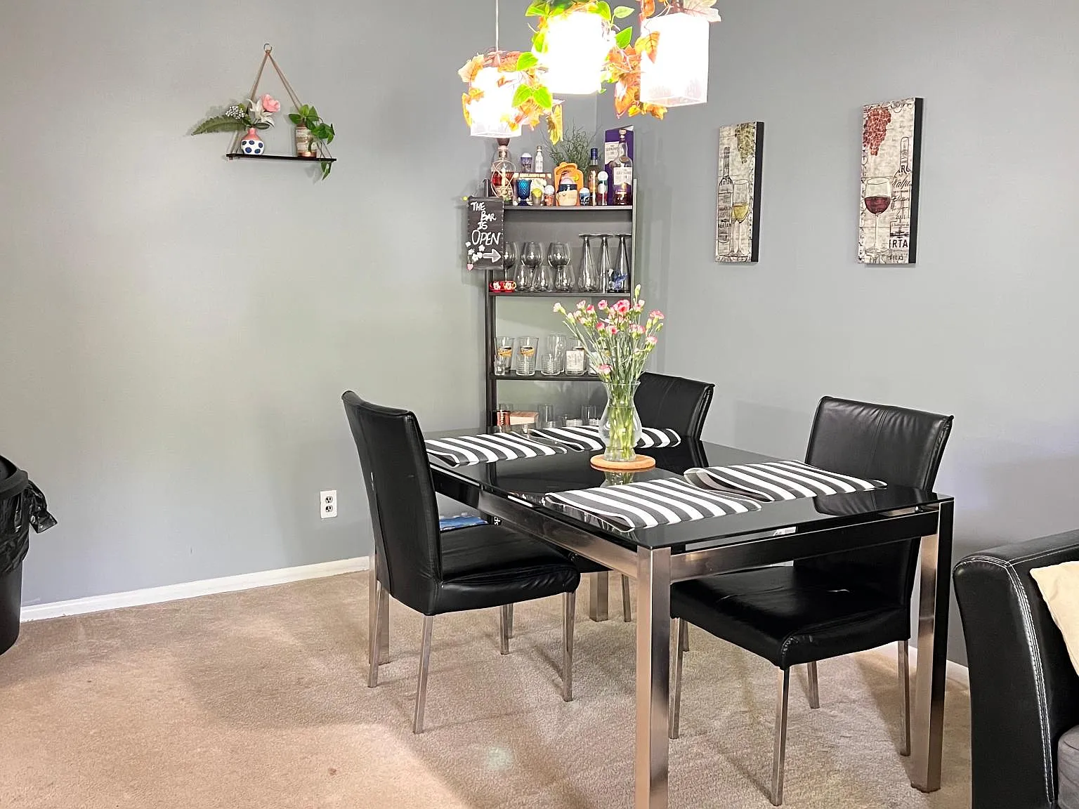 2 bed, 1072 sqft, $2,100 — Photo 3