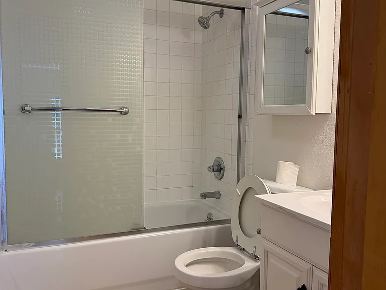 274B Athol Ave — Photo 17