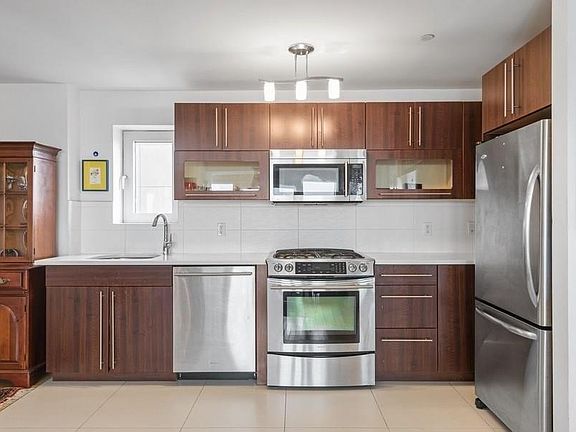 5th image of 302 2nd St APT 11H