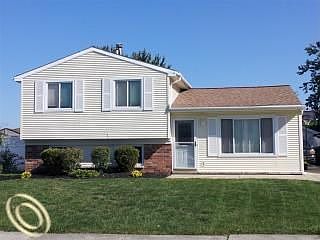 1st image of 23332 Meadows Ave