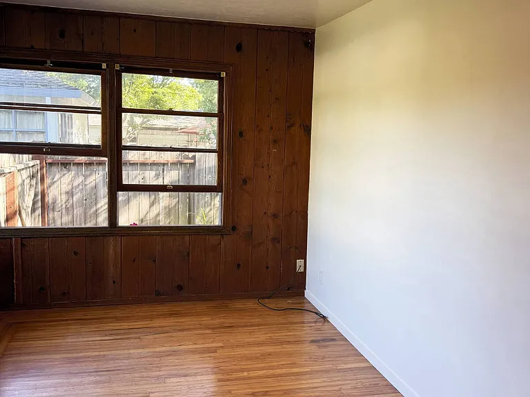 887 Lorna Dr — Photo 6