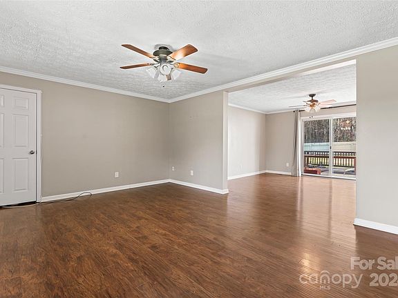 4th image of 132 Kendra Dr