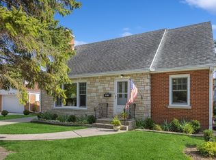 1025 S Brainard Ave, La Grange, IL 60525