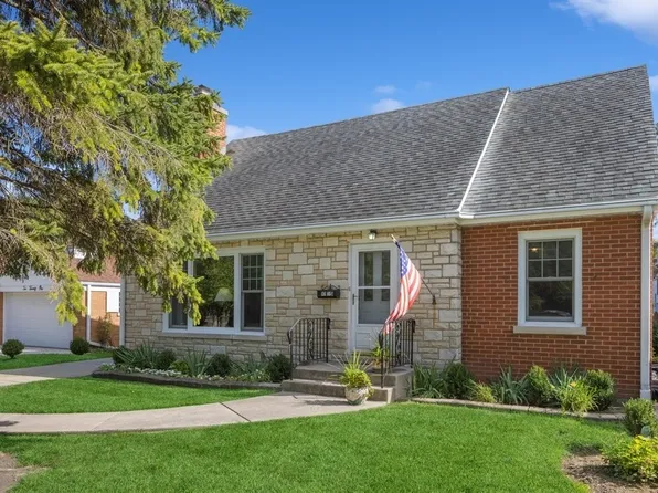 1025 S Brainard Ave, La Grange, IL 60525