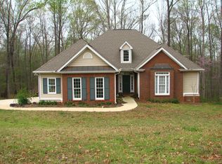 73 River Ridge Dr, Pendergrass, GA 30567