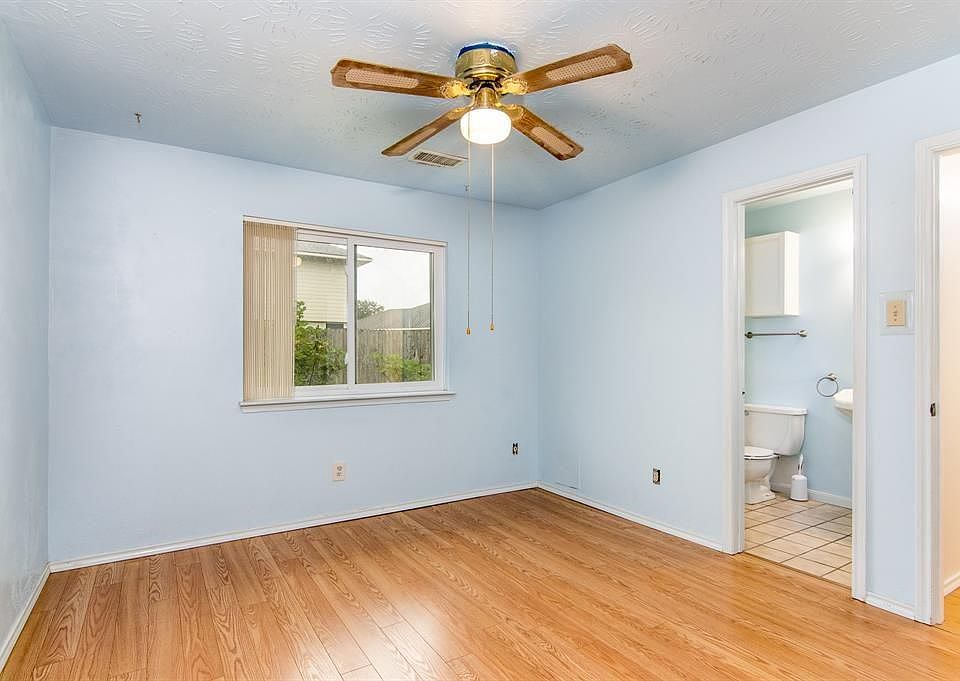 1st image of 3806 Derbyhall Dr