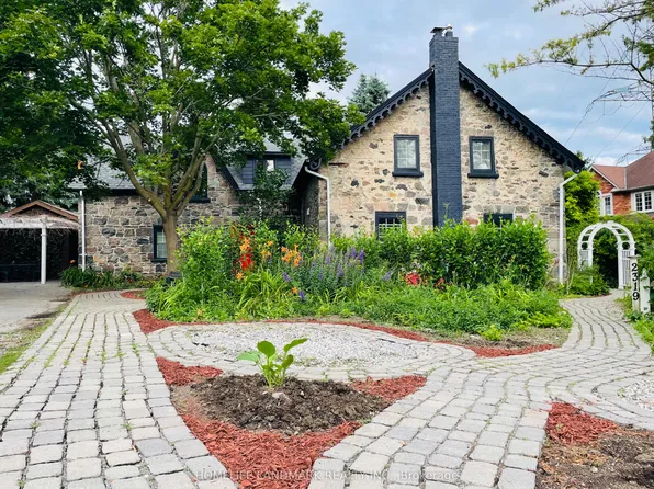 2319 Wildwood Cres, Pickering, ON L1X 2N1