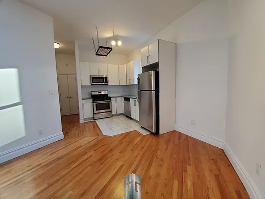 Rented by Skyline Group Real Estate | media 10