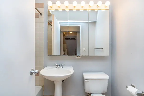 Rented by Modern Spaces | media 20