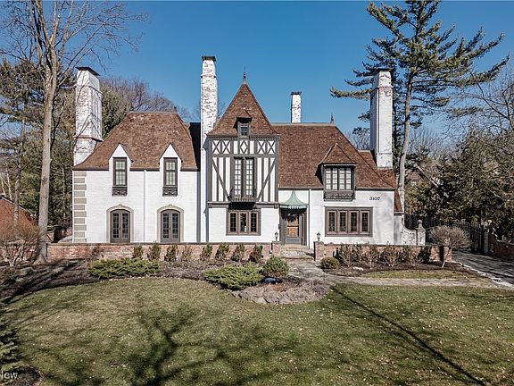 3rd image of 3107 N Park Blvd
