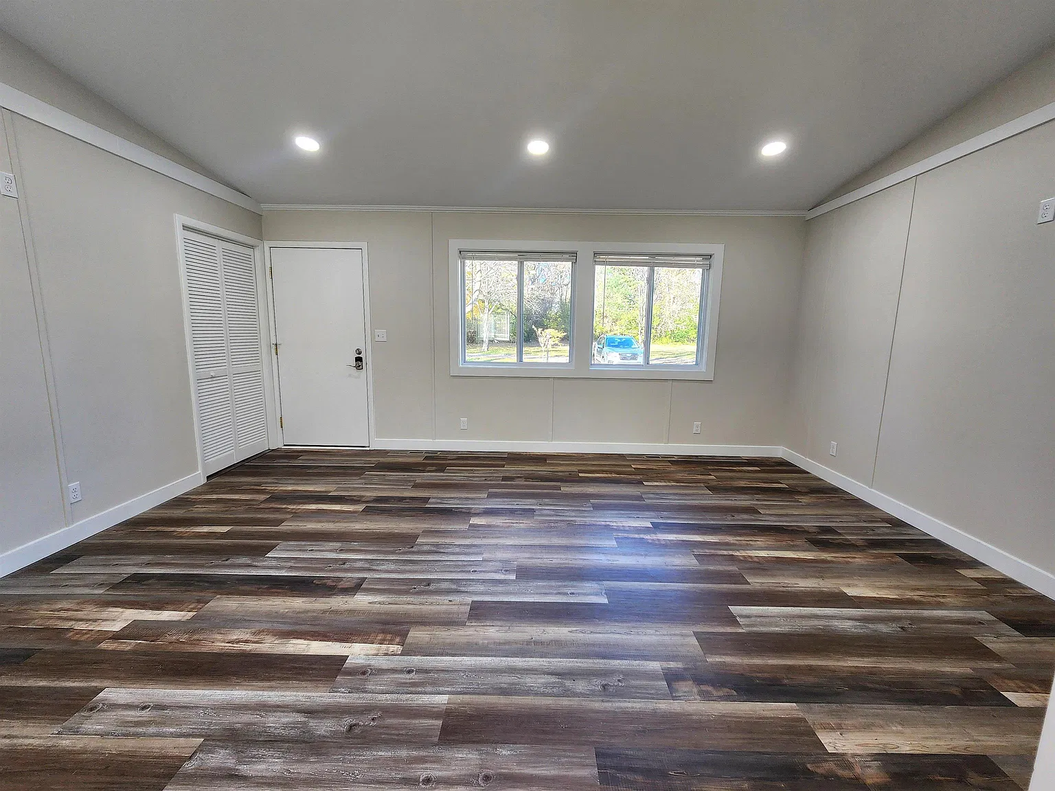 2 bed, 1.0 bath, 900 sqft, $1,300 — Photo 3