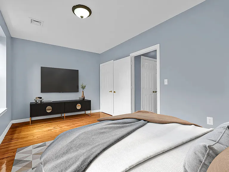 160 W 133rd St #2A — Photo 4