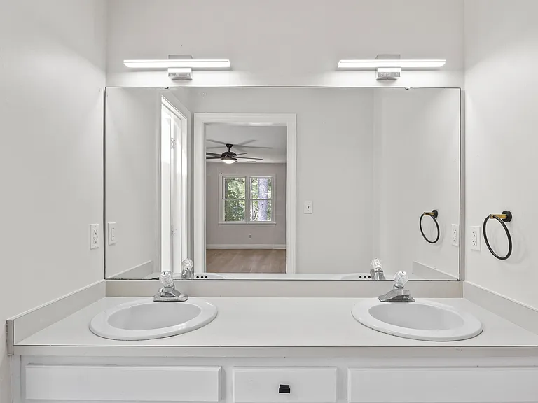 623 Elmwood Ct — Photo 28