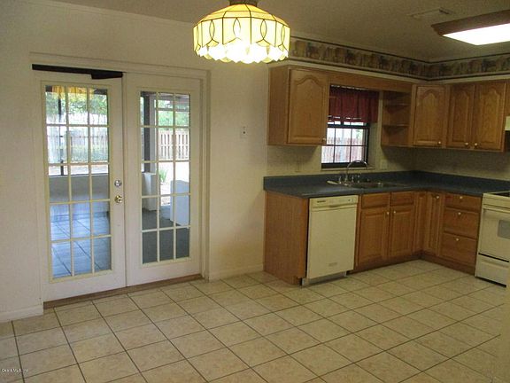 4th image of 4395 SE 62nd St
