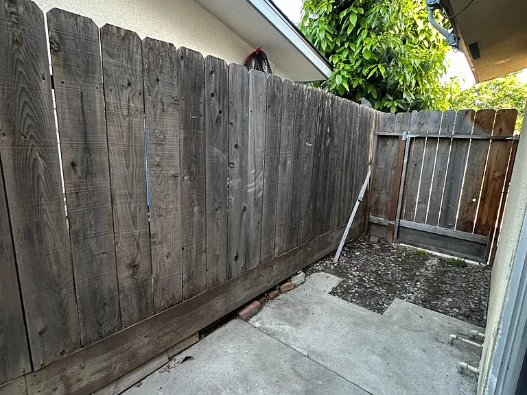 1069 Cherry Ln #C — Photo 13