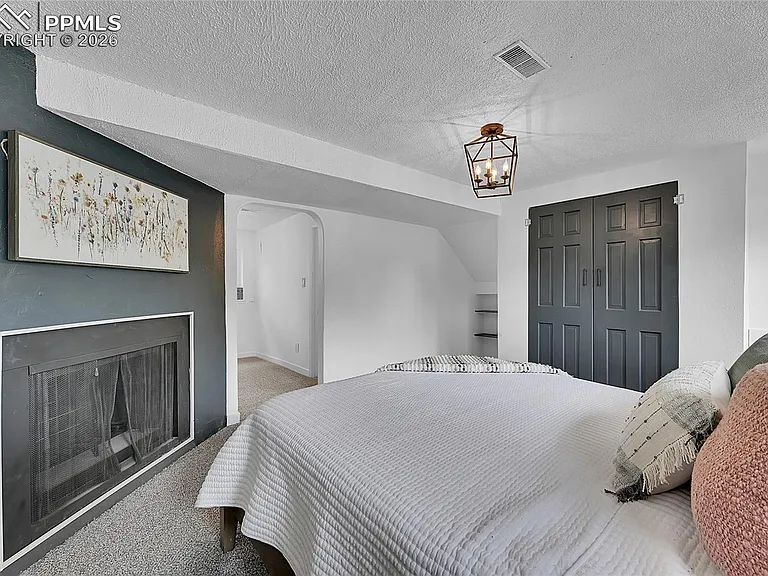 239 Tanna Ct — Photo 16