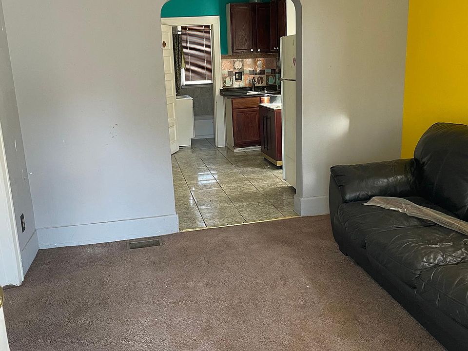 1st image of 5842 Renville St #1