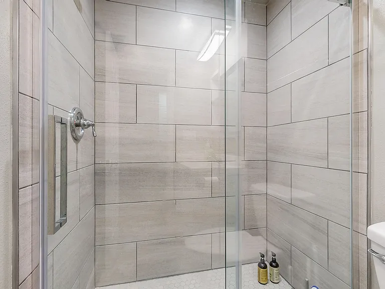 2560 Concord Cir — Photo 26