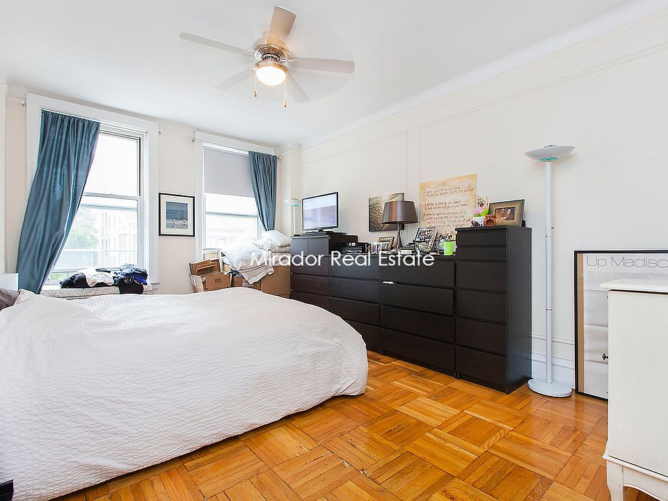 2nd image of 910 W End Ave APT 3E