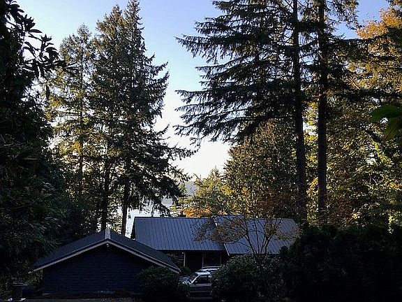 3rd image of 1617 195th Ave SE