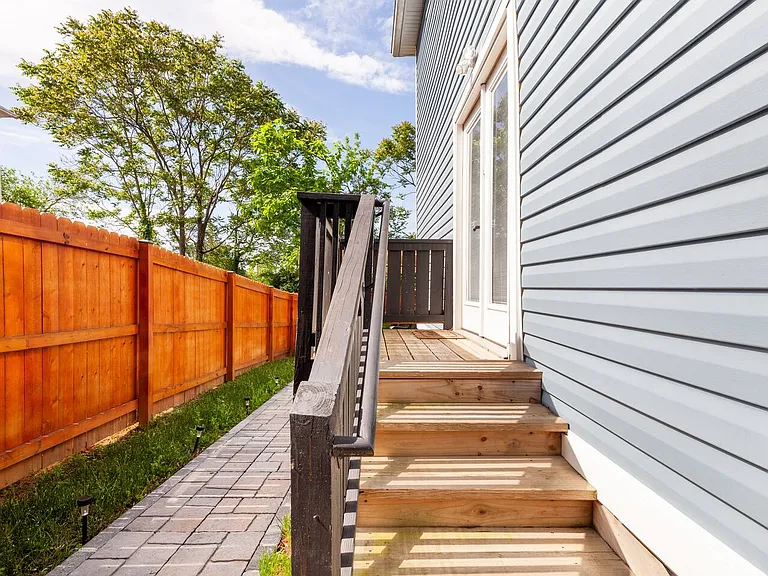 5337 Hayes St NE — Photo 6