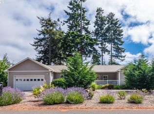 1156 12th St SE, Bandon, OR 97411