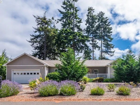 1156 12th St SE, Bandon, OR 97411